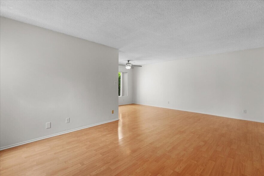 Building Photo - 11410 Missouri Ave