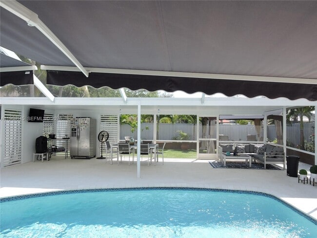 Building Photo - 15220 SW 49th St