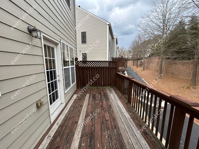 Building Photo - 2171 Weldonberry Dr