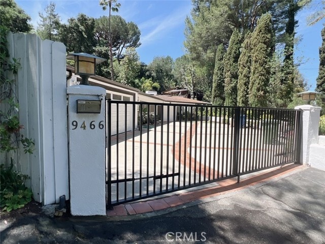 Primary Photo - 9466 Hidden Valley Pl