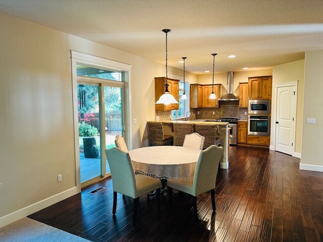 Building Photo - Beautiful Custom Felida Home