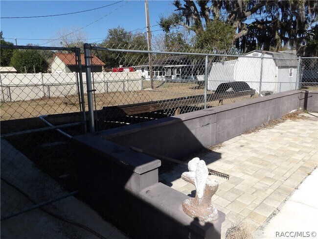 Building Photo - 2804 Madison St W