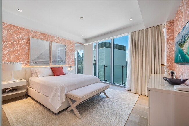Building Photo - 1 Collins Ave