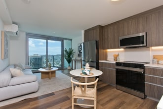 Building Photo - 1515 Liona St