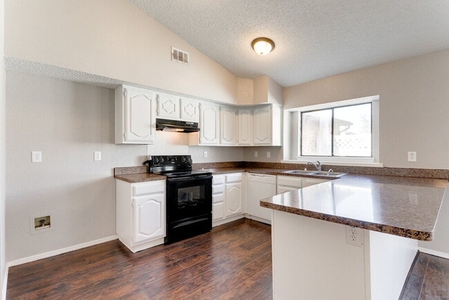 Building Photo - "Charming 3-Bedroom Retreat with 2 Full Baths in Rowlett – 1,894 Sq. Ft. of Comfort on Shipman St.!"