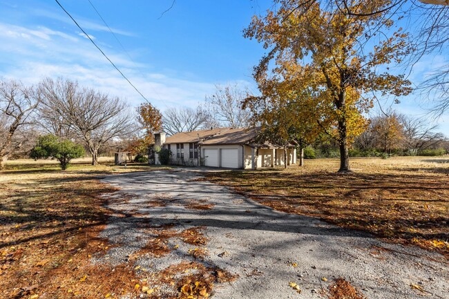 Building Photo - Blissful in Burleson ISD