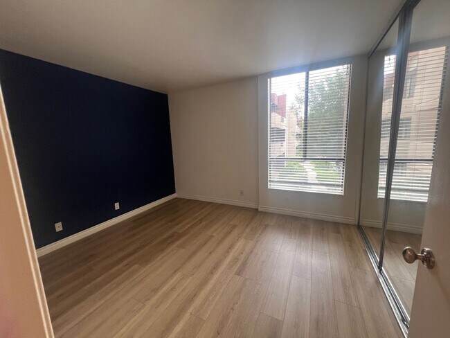 Building Photo - Beautifully located 2 Bedroom, 2 Bathroom, Canoga Park Condominium for Lease!