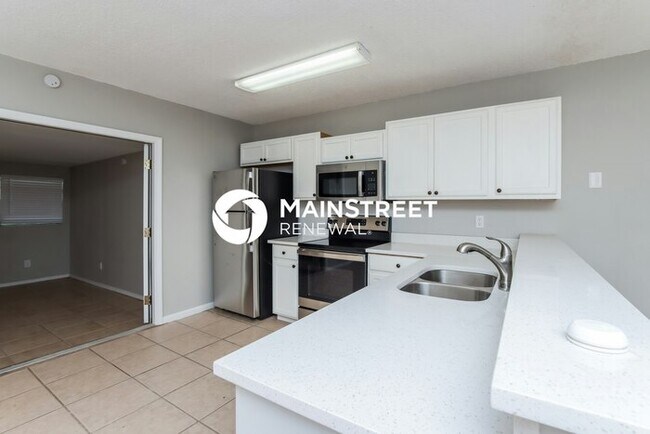 Building Photo - 3 Bedroom Pet-Friendly Home in VERO BEACH, FL with Main Street Renewal