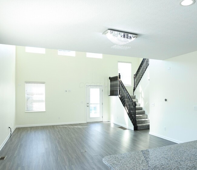 Building Photo - 11921 Warbler Wy