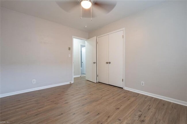 Building Photo - 344 Woodview Ave
