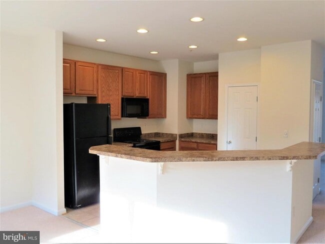 Building Photo - 3765 Bedford Dr
