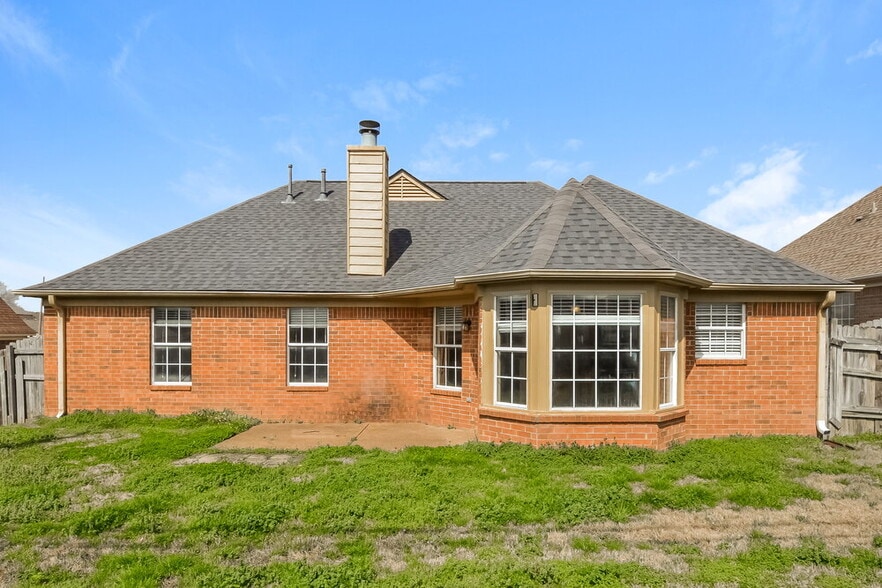 Building Photo - 6929 Country Walk Dr