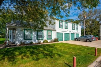 Building Photo - 824 W 59th Pl