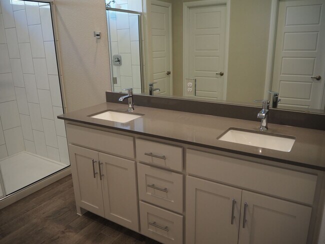 Building Photo - 2505 Starling St