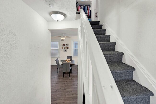 Building Photo - 632 Chase Ave