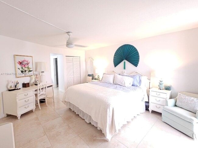 Building Photo - 5420 N Ocean Dr