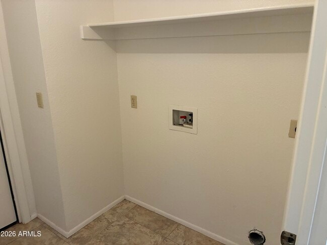 Building Photo - 10820 W Wagon Wheel Dr