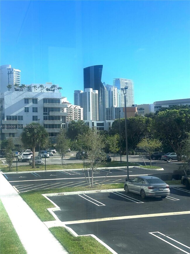 Building Photo - 250 180th Dr