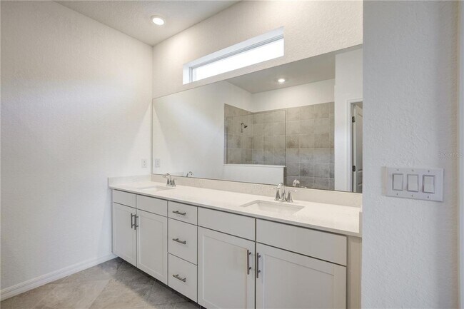 Building Photo - 11387 Pinot Dr