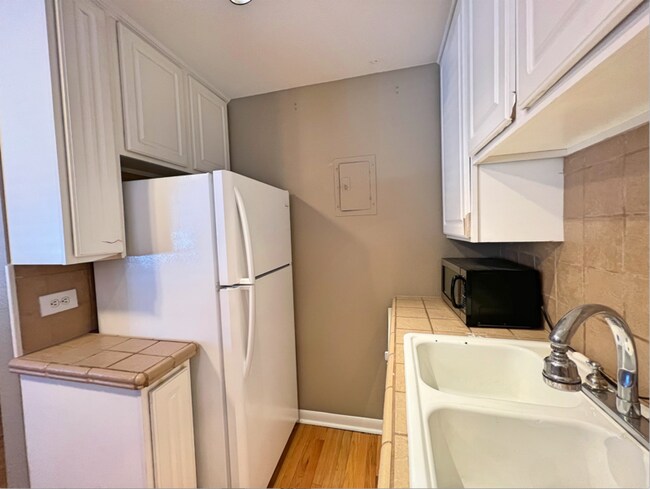 Primary Photo - 1242 N Gaylord St