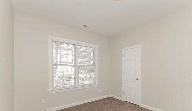 Building Photo - 11115 Ridge Oak Dr