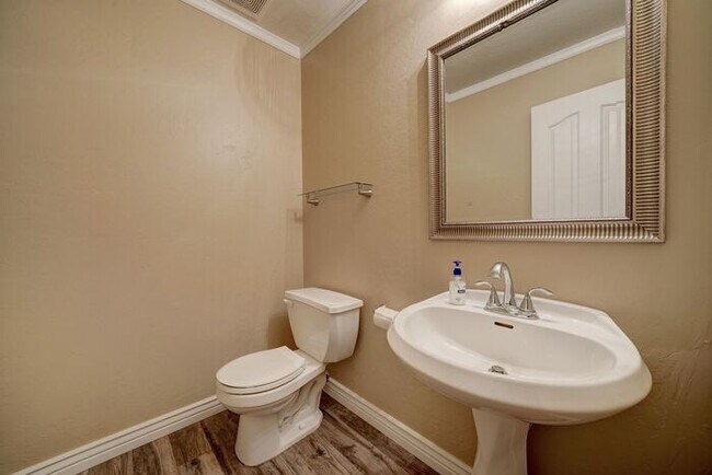 Building Photo - COMING SOON! Gorgeous Gilbert Home with Go...