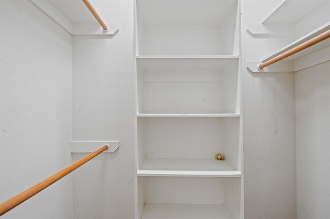 Building Photo - 7803 Blue Stream Ct
