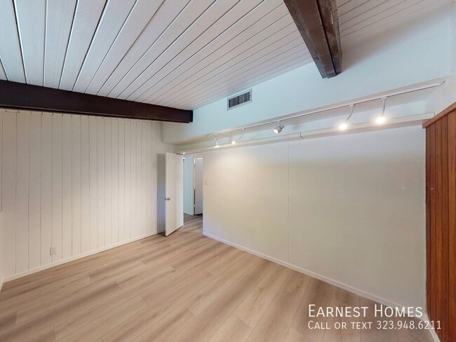 Building Photo - 12400 Rochedale Ln