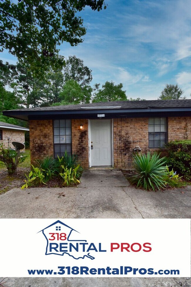 Building Photo - 106/108 Debra Ln