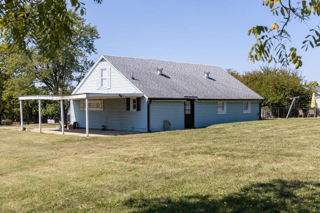 Building Photo - 810 Woodbine Rd