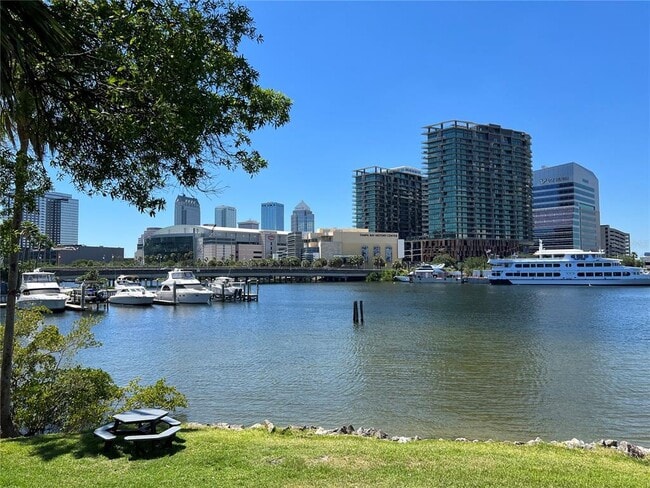 Building Photo - 805 Normandy Trace Rd