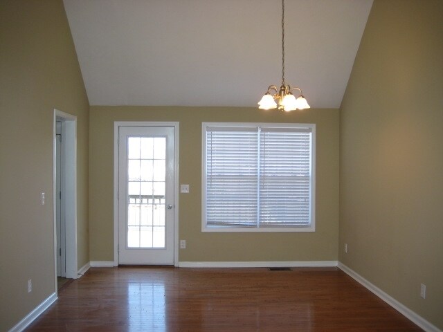Building Photo - 3713 Kendra Ct N