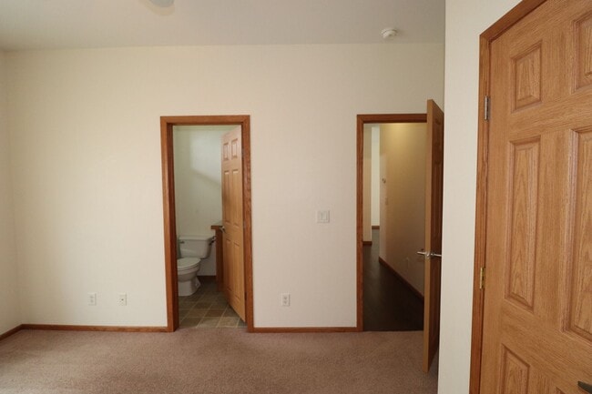 Building Photo - Spacious Home for rent!