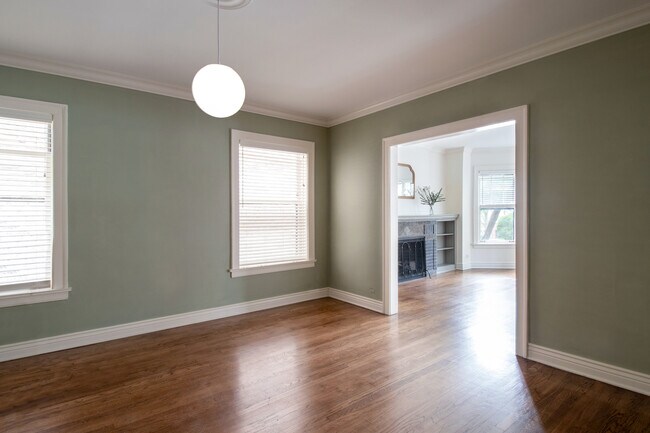 Building Photo - 732 Hinman Ave