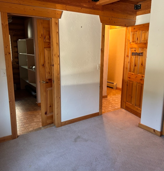 Building Photo - 325 Spring Creek Rd