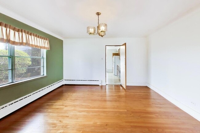 Building Photo - 545 Thatcher Ave