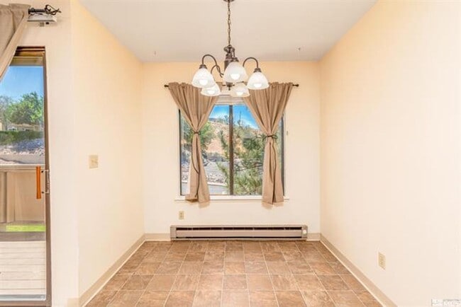 Building Photo - Great 1 bedroom condo just off Clear Acre Lane