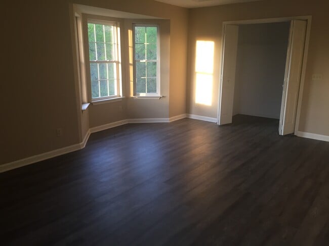 Building Photo - 144 Scenic Harpeth Dr