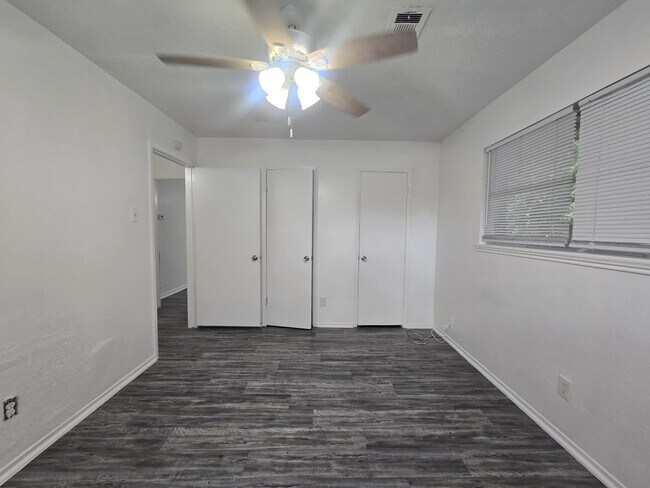 Building Photo - 7510 Hummingbird Ln