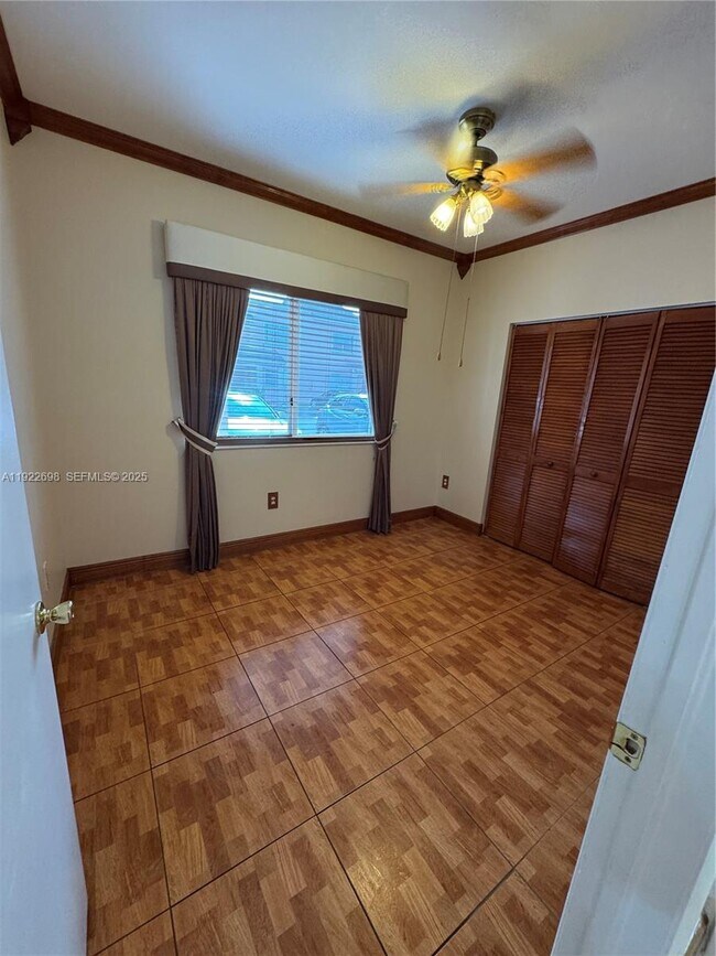 Building Photo - 8013 Lake Dr