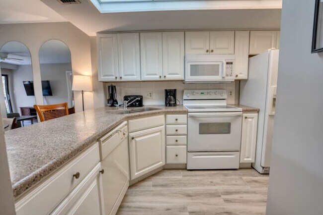 Building Photo - 600 Neapolitan Way