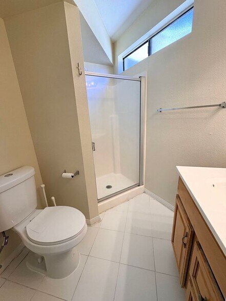 Building Photo - 13104 Glen Ct