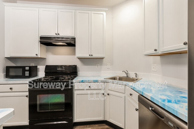 Building Photo - 10 Sea Breeze Ct