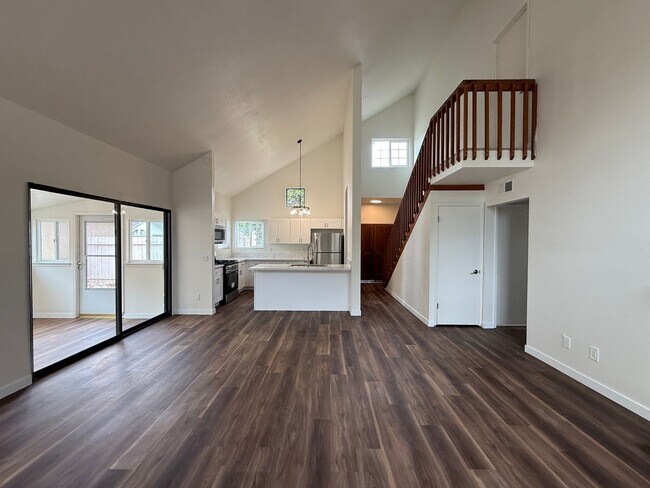 Building Photo - 1422 Eagle Ct