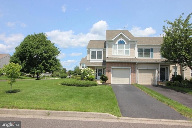 Building Photo - 36 Honey Locust Ln
