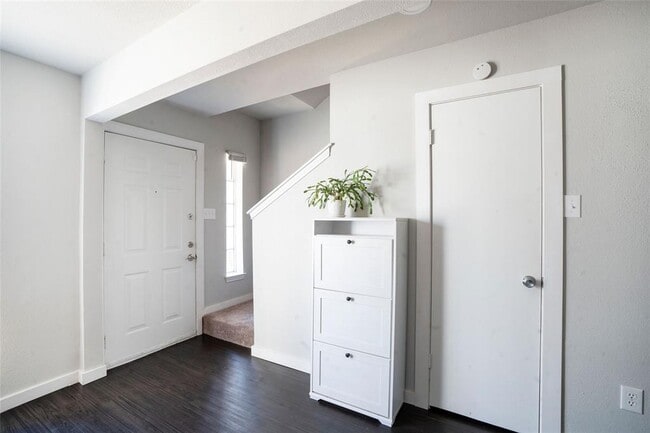 Building Photo - 1815 River Crossing Cir