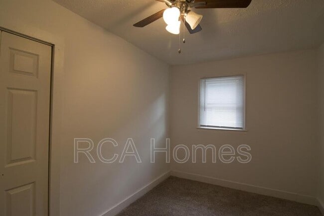 Building Photo - 901 N Linwood Ave