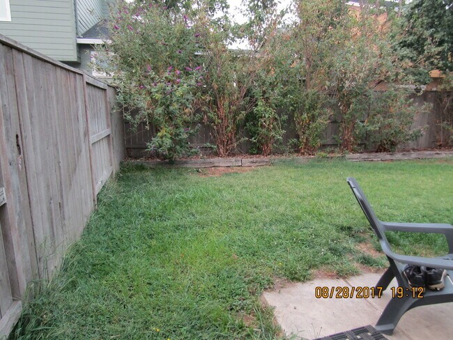 Building Photo - Desirable area of Central Point - Single S...