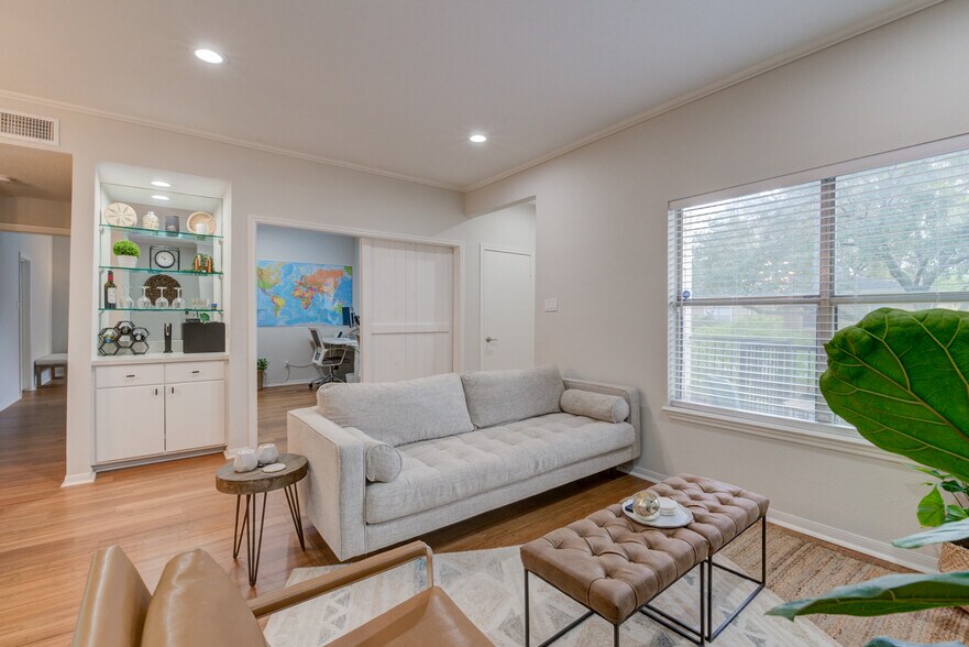 Building Photo - 704 Bering Dr