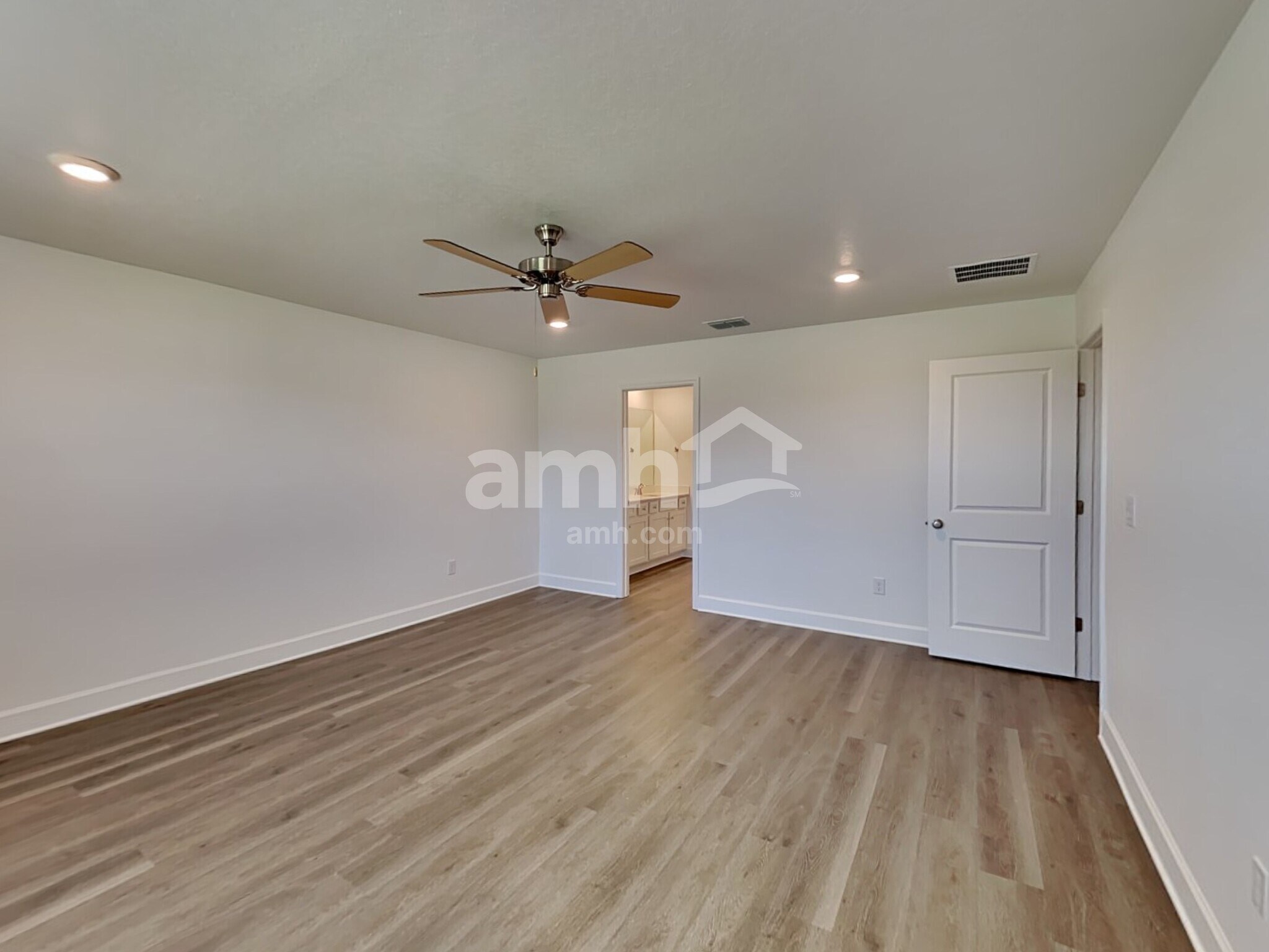 Building Photo - 37824 Dusty Saddle Ln